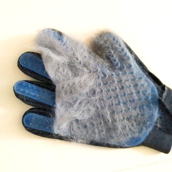 Grooming Glove for Pets manusi-descurcat-blana-pisici-caini-1